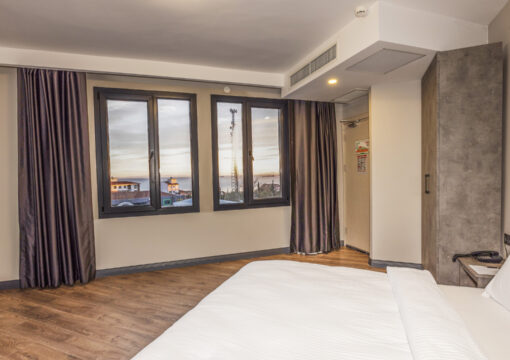 Çift Kişilik (Deniz Manzaralı)